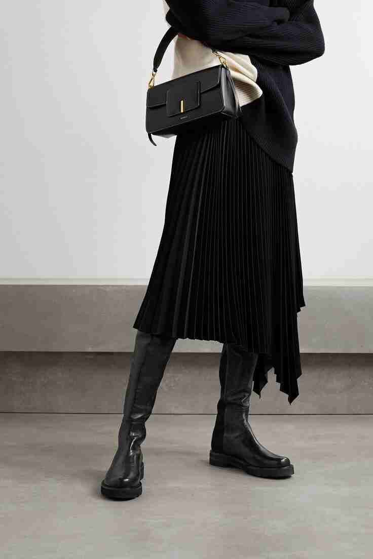 Streamline Your Wardrobe With Capsules