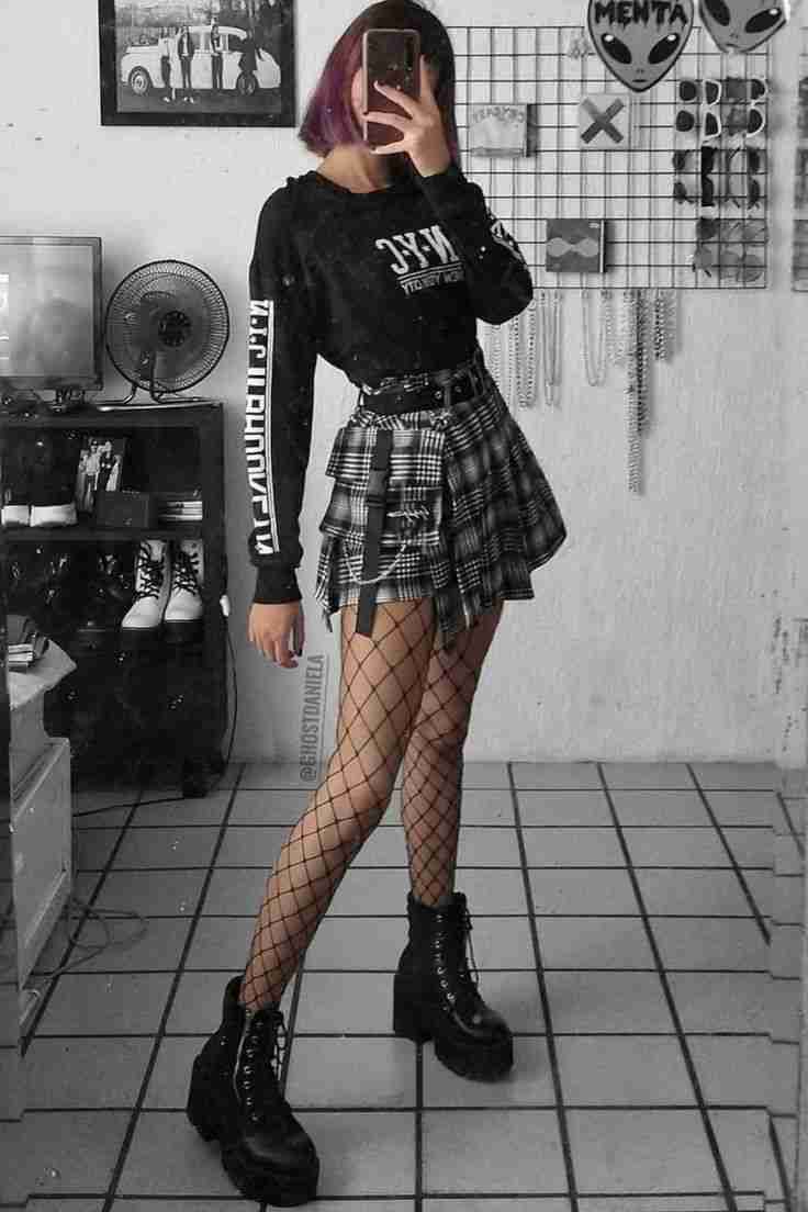 e-girl fashion